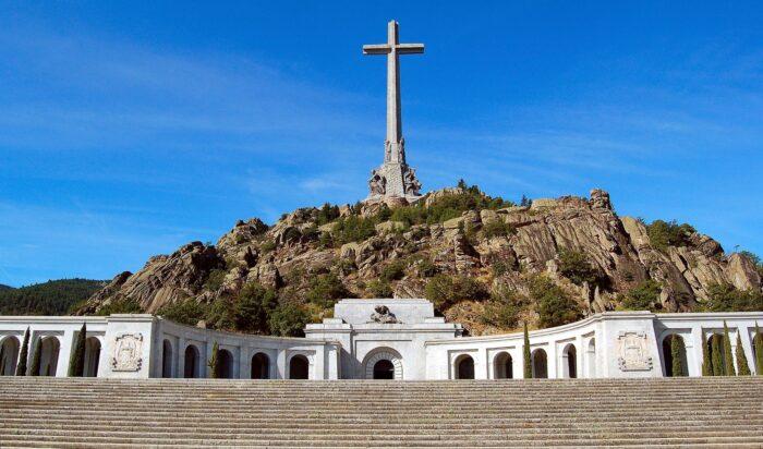 Cruz valle de los caidos