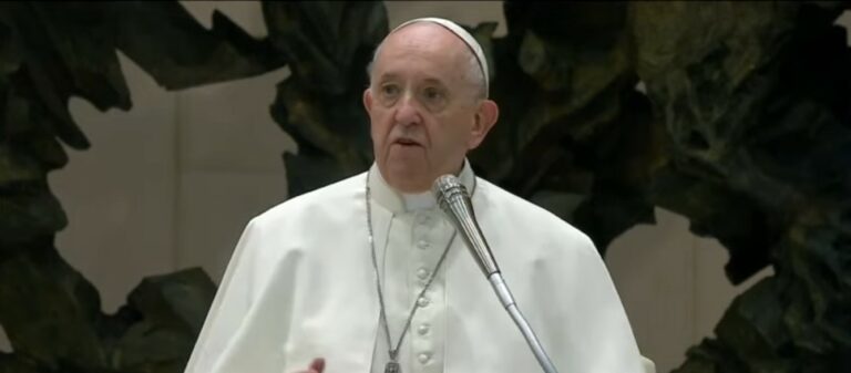 Francis Addresses Paris’ 4th Forum for Peace