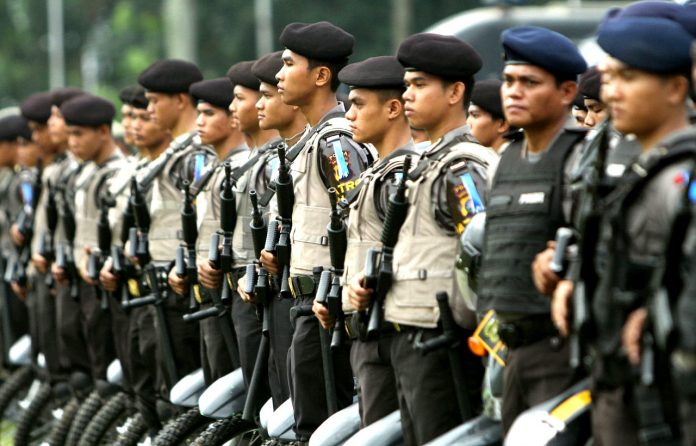 Indonesia Deploys 180,000 Police to Protect Christmas Celebrations