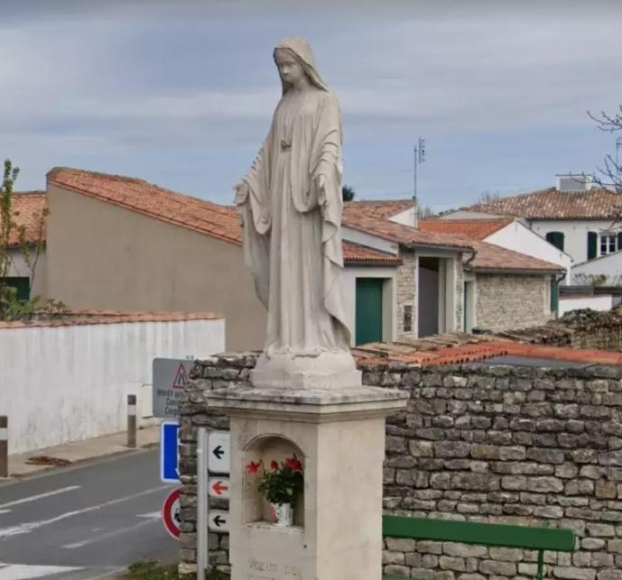 French Diocese Regrets Removal of Image of Our Lady from Public Space